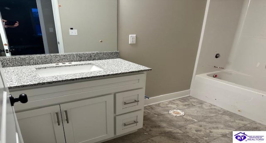 Hunter Lane, Elizabethtown, Kentucky 42701, ,3 BathroomsBathrooms,For Sale,Hunter Lane,HK24000869