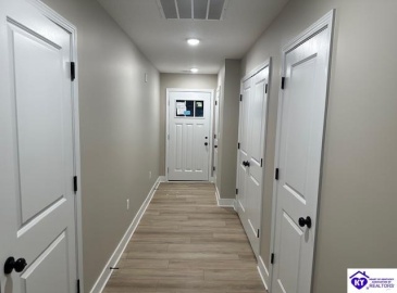 Hunter Lane, Elizabethtown, Kentucky 42701, ,3 BathroomsBathrooms,For Sale,Hunter Lane,HK24000869