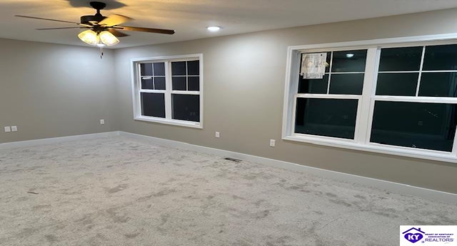 Hunter Lane, Elizabethtown, Kentucky 42701, ,3 BathroomsBathrooms,For Sale,Hunter Lane,HK24000872