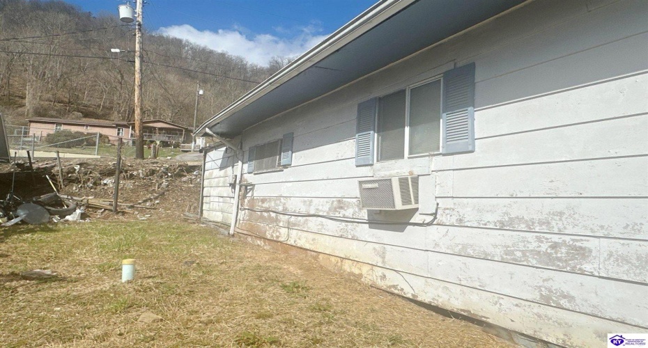 Henry Clay Road, Lookout, Kentucky 41542, ,1 BathroomBathrooms,For Sale,Henry Clay Road,HK24000602