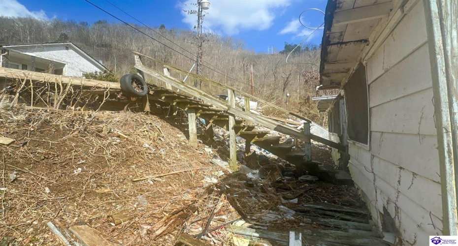 Henry Clay Road, Lookout, Kentucky 41542, ,1 BathroomBathrooms,For Sale,Henry Clay Road,HK24000602