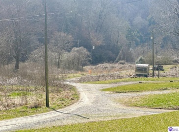 Henry Clay Road, Lookout, Kentucky 41542, ,1 BathroomBathrooms,For Sale,Henry Clay Road,HK24000602