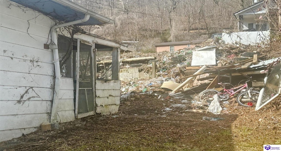 Henry Clay Road, Lookout, Kentucky 41542, ,1 BathroomBathrooms,For Sale,Henry Clay Road,HK24000602