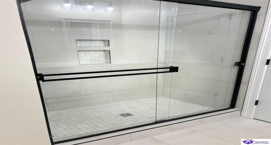 Clyde Road, Campbellsville, Kentucky 42718, ,2 BathroomsBathrooms,For Sale,Clyde Road,HK24000964