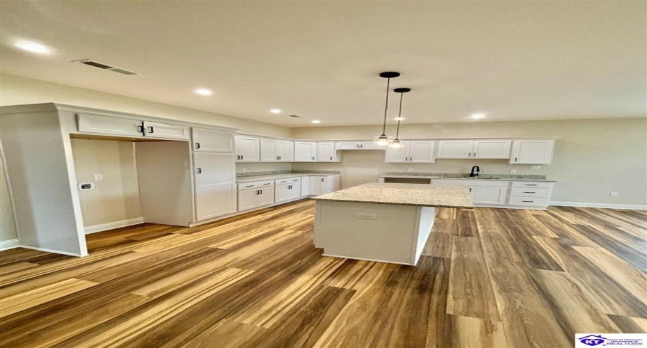 Clyde Road, Campbellsville, Kentucky 42718, ,2 BathroomsBathrooms,For Sale,Clyde Road,HK24000964