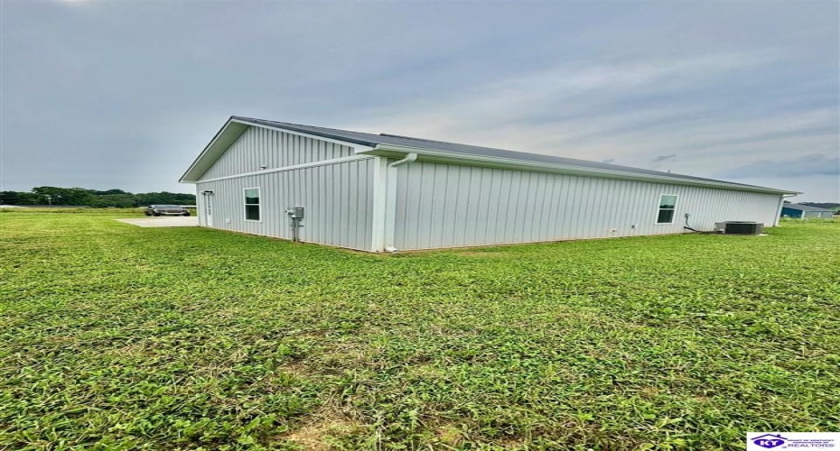 Clyde Road, Campbellsville, Kentucky 42718, ,2 BathroomsBathrooms,For Sale,Clyde Road,HK24000964