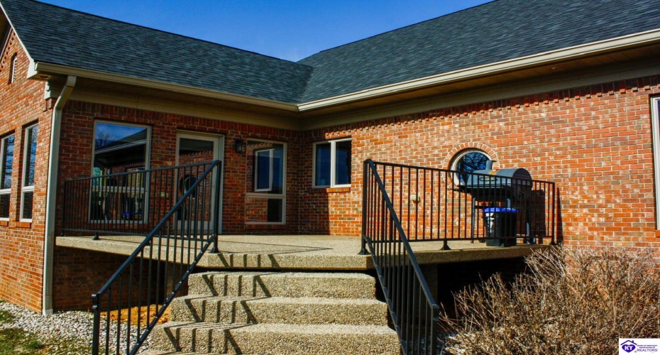 Springfield Road, Elizabethtown, Kentucky 42701, ,5 BathroomsBathrooms,For Sale,Springfield Road,HK23003422