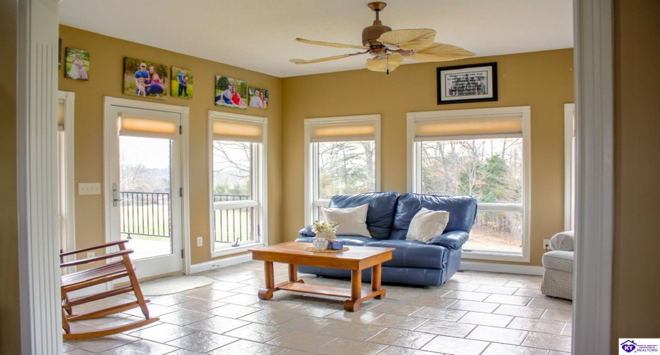 Springfield Road, Elizabethtown, Kentucky 42701, ,5 BathroomsBathrooms,For Sale,Springfield Road,HK23003422