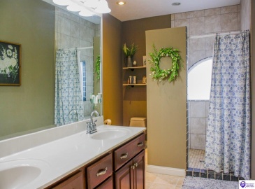 Springfield Road, Elizabethtown, Kentucky 42701, ,5 BathroomsBathrooms,For Sale,Springfield Road,HK23003422