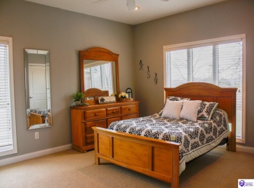 Springfield Road, Elizabethtown, Kentucky 42701, ,5 BathroomsBathrooms,For Sale,Springfield Road,HK23003422