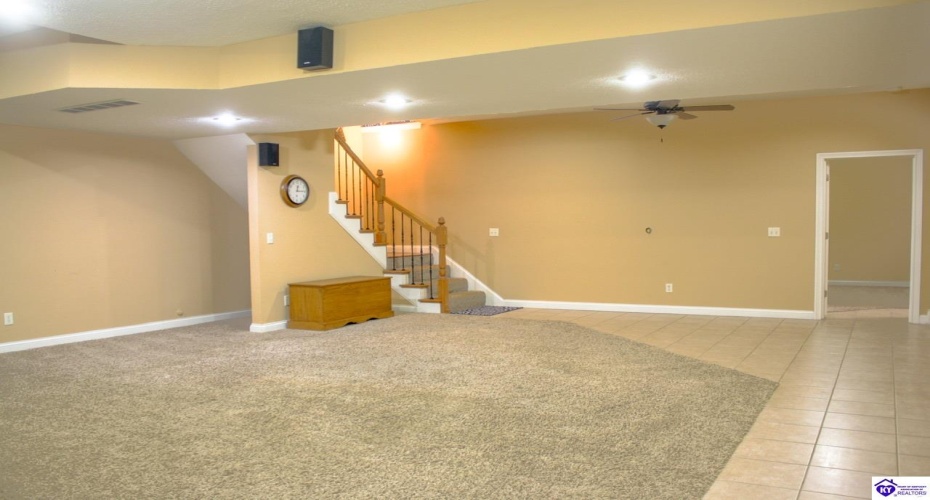 Springfield Road, Elizabethtown, Kentucky 42701, ,5 BathroomsBathrooms,For Sale,Springfield Road,HK23003422