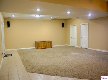 Springfield Road, Elizabethtown, Kentucky 42701, ,5 BathroomsBathrooms,For Sale,Springfield Road,HK23003422