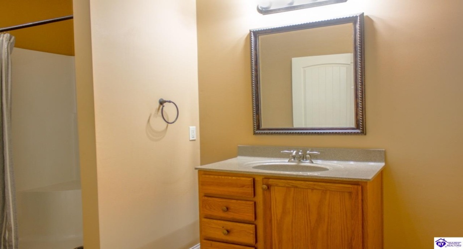 Springfield Road, Elizabethtown, Kentucky 42701, ,5 BathroomsBathrooms,For Sale,Springfield Road,HK23003422