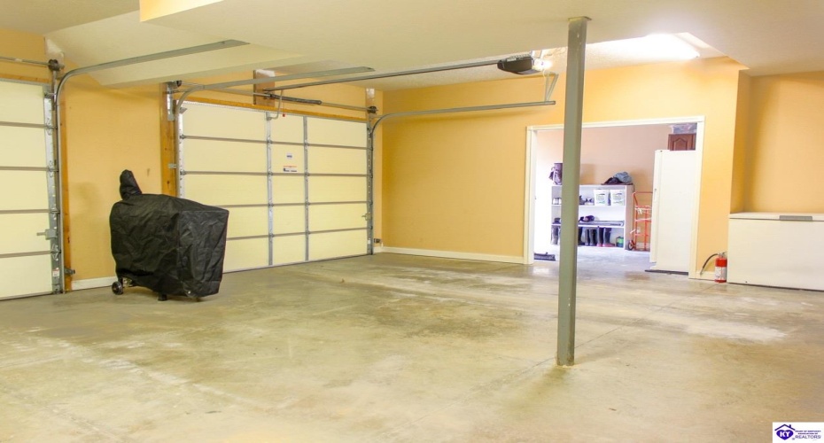 Springfield Road, Elizabethtown, Kentucky 42701, ,5 BathroomsBathrooms,For Sale,Springfield Road,HK23003422