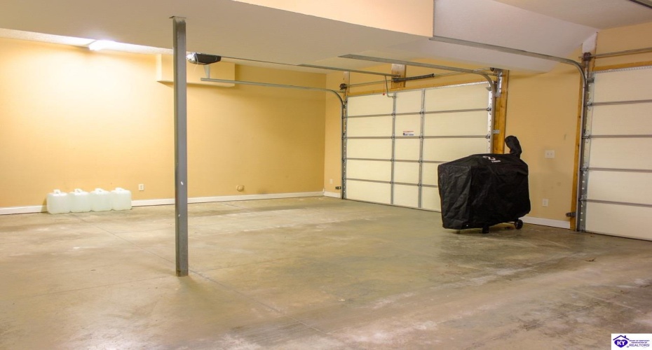 Springfield Road, Elizabethtown, Kentucky 42701, ,5 BathroomsBathrooms,For Sale,Springfield Road,HK23003422