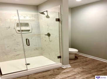 Westhill Cir, Louisville, Kentucky 40214, ,3 BathroomsBathrooms,For Sale,Westhill Cir,HK24000641