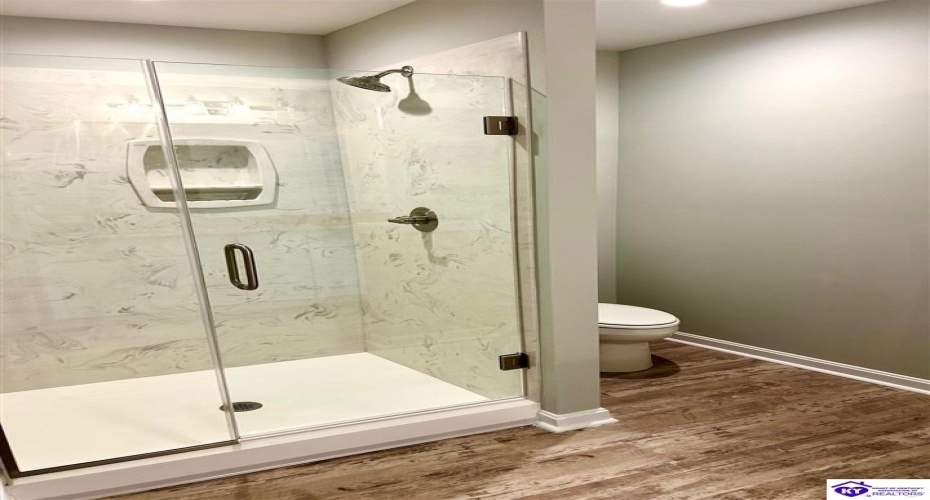 Westhill Cir, Louisville, Kentucky 40214, ,3 BathroomsBathrooms,For Sale,Westhill Cir,HK24000641