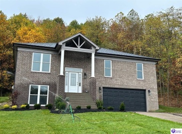 Westhill Cir, Louisville, Kentucky 40214, ,3 BathroomsBathrooms,For Sale,Westhill Cir,HK24000641