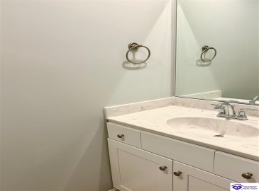 Westhill Cir, Louisville, Kentucky 40214, ,3 BathroomsBathrooms,For Sale,Westhill Cir,HK24000641