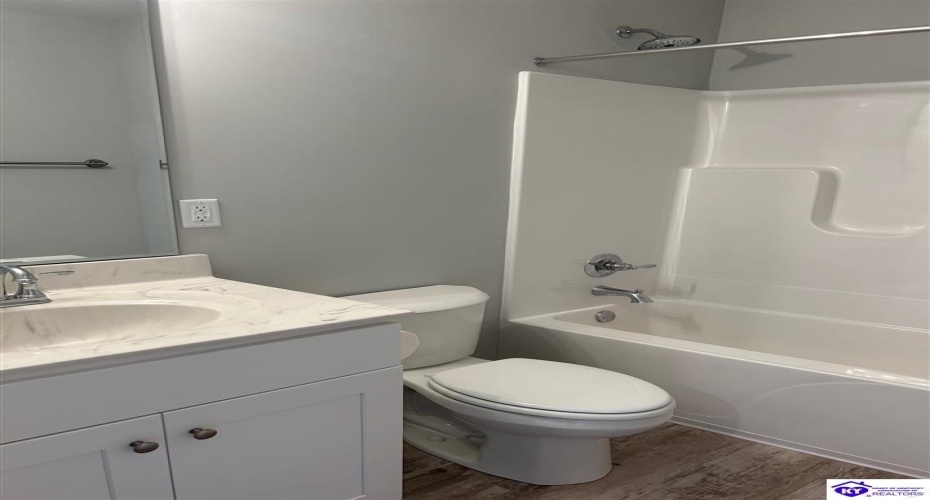 Westhill Cir, Louisville, Kentucky 40214, ,3 BathroomsBathrooms,For Sale,Westhill Cir,HK24000641