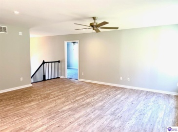 Westhill Cir, Louisville, Kentucky 40214, ,3 BathroomsBathrooms,For Sale,Westhill Cir,HK24000641