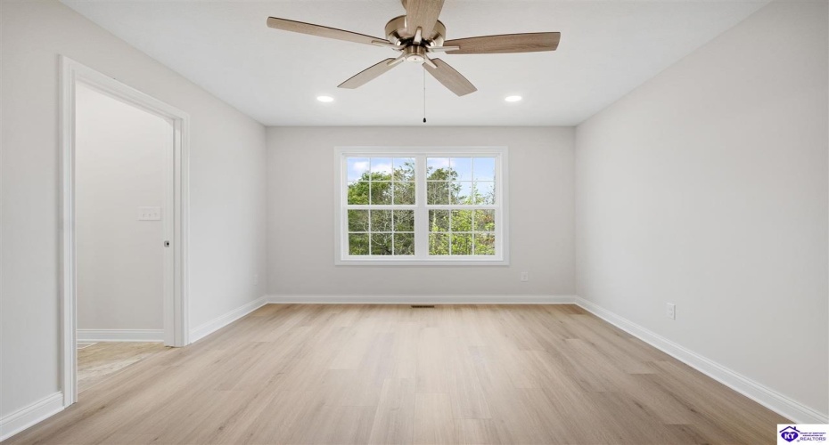 Magnolia Court, Vine Grove, Kentucky 40175, ,3 BathroomsBathrooms,For Sale,Magnolia Court,HK24001105