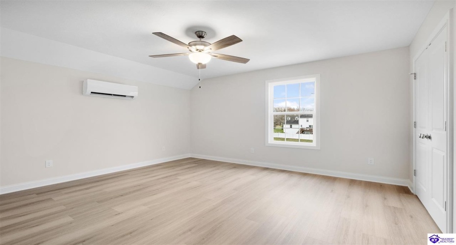 Magnolia Court, Vine Grove, Kentucky 40175, ,3 BathroomsBathrooms,For Sale,Magnolia Court,HK24001105