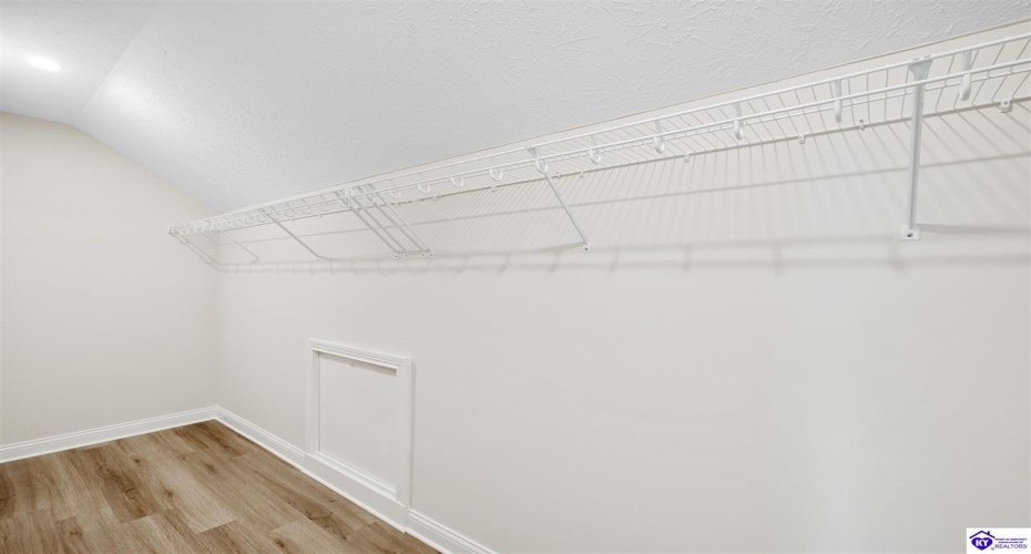 Magnolia Court, Vine Grove, Kentucky 40175, ,3 BathroomsBathrooms,For Sale,Magnolia Court,HK24001105