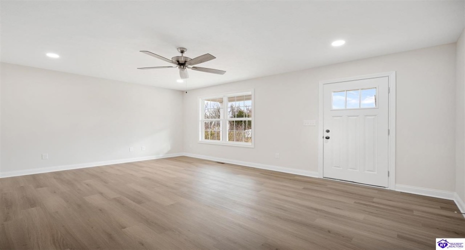 Magnolia Court, Vine Grove, Kentucky 40175, ,3 BathroomsBathrooms,For Sale,Magnolia Court,HK24001105