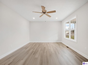 Magnolia Court, Vine Grove, Kentucky 40175, ,3 BathroomsBathrooms,For Sale,Magnolia Court,HK24001105