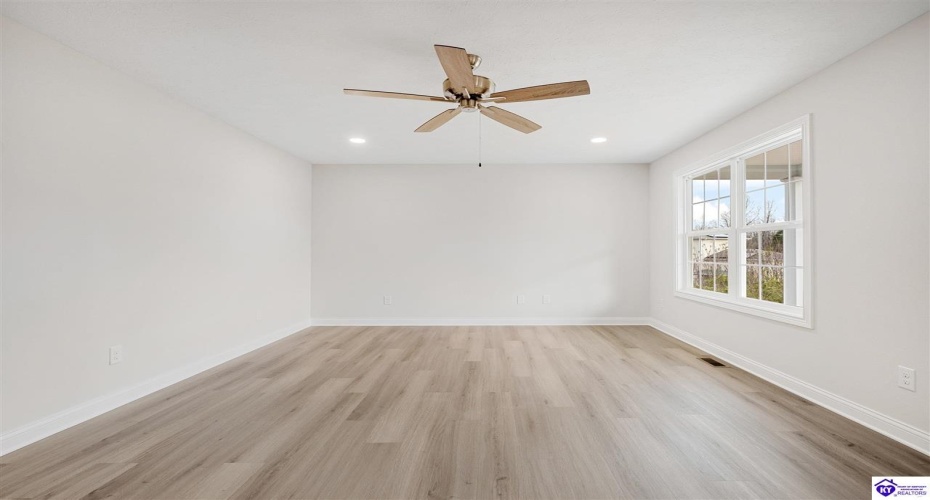 Magnolia Court, Vine Grove, Kentucky 40175, ,3 BathroomsBathrooms,For Sale,Magnolia Court,HK24001105