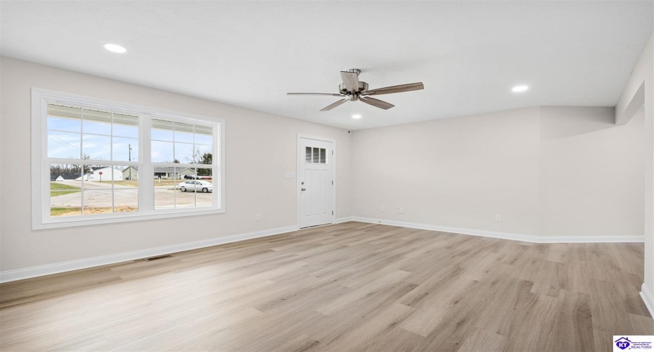 Magnolia Court, Vine Grove, Kentucky 40175, ,3 BathroomsBathrooms,For Sale,Magnolia Court,HK24001105