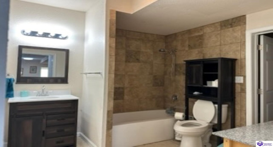 Rogersville Road, Radcliff, Kentucky 40160, ,4 BathroomsBathrooms,For Sale,Rogersville Road,HK24000420