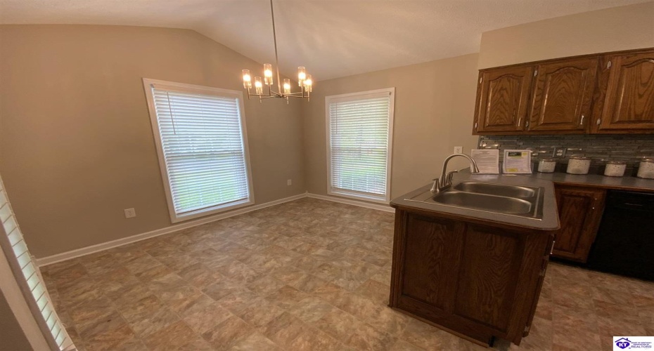 Birch Drive, Elizabethtown, Kentucky 42701, ,2 BathroomsBathrooms,For Sale,Birch Drive,HK24001186