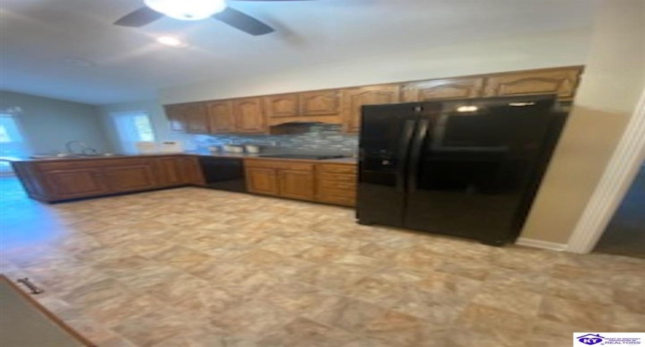 Birch Drive, Elizabethtown, Kentucky 42701, ,2 BathroomsBathrooms,For Sale,Birch Drive,HK24001186