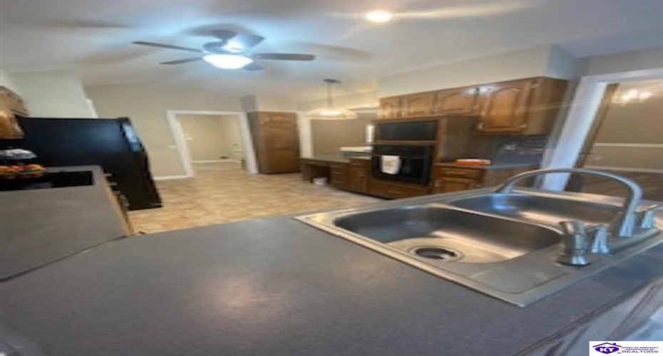 Birch Drive, Elizabethtown, Kentucky 42701, ,2 BathroomsBathrooms,For Sale,Birch Drive,HK24001186
