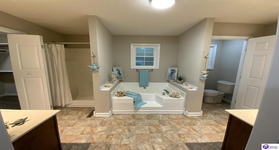 Birch Drive, Elizabethtown, Kentucky 42701, ,2 BathroomsBathrooms,For Sale,Birch Drive,HK24001186