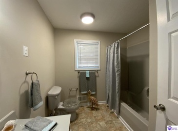 Birch Drive, Elizabethtown, Kentucky 42701, ,2 BathroomsBathrooms,For Sale,Birch Drive,HK24001186