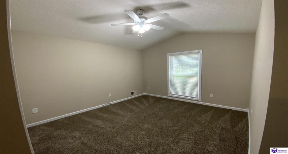 Birch Drive, Elizabethtown, Kentucky 42701, ,2 BathroomsBathrooms,For Sale,Birch Drive,HK24001186