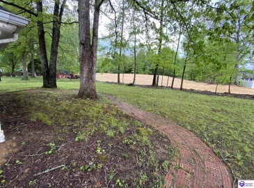 Birch Drive, Elizabethtown, Kentucky 42701, ,2 BathroomsBathrooms,For Sale,Birch Drive,HK24001186