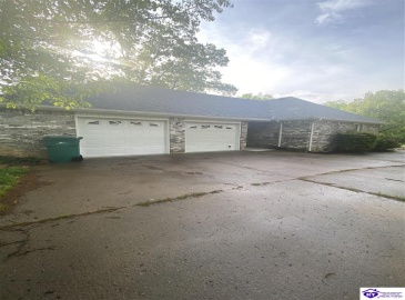 Birch Drive, Elizabethtown, Kentucky 42701, ,2 BathroomsBathrooms,For Sale,Birch Drive,HK24001186