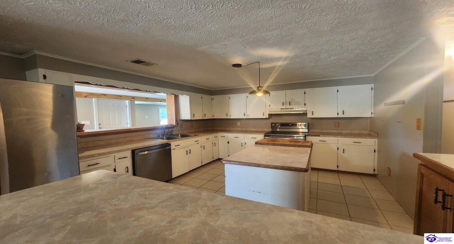 Highway 1870, Russell Springs, Kentucky 42642, ,2 BathroomsBathrooms,For Sale,Highway 1870,HK24001378