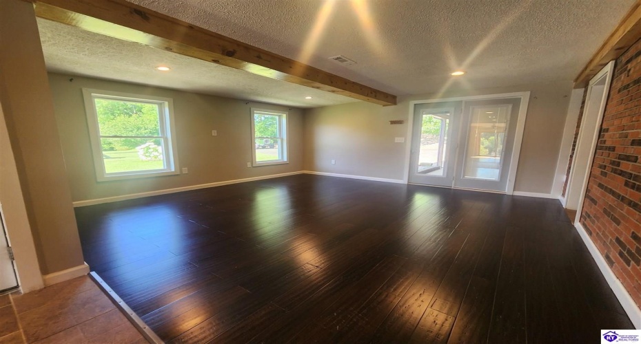 Highway 1870, Russell Springs, Kentucky 42642, ,2 BathroomsBathrooms,For Sale,Highway 1870,HK24001378