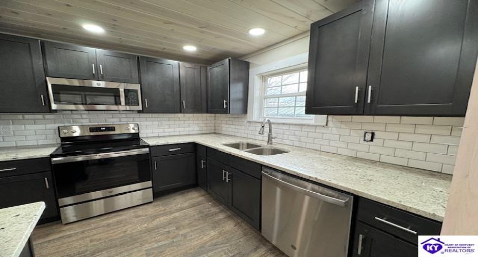 Cannons Point Lane, McDaniels, Kentucky 40152, ,2 BathroomsBathrooms,For Sale,Cannons Point Lane,HK24000861