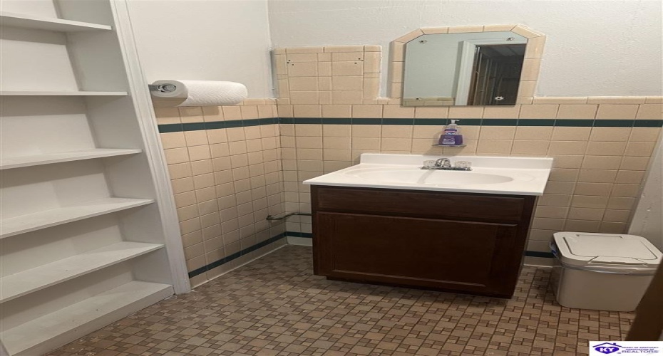 Courthouse Square, Hardinsburg, Kentucky 40143, ,For Sale,Courthouse Square,HK24001457