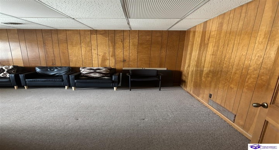 Courthouse Square, Hardinsburg, Kentucky 40143, ,For Sale,Courthouse Square,HK24001457