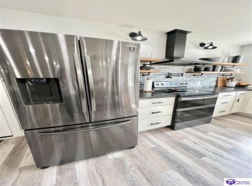 Middle Creek Road, Elizabethtown, Kentucky 42701, ,3 BathroomsBathrooms,For Sale,Middle Creek Road,HK24001465