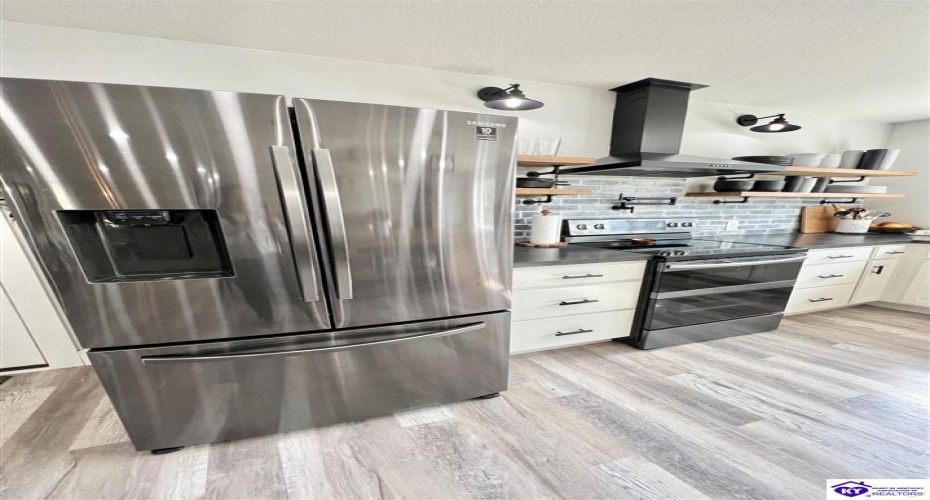 Middle Creek Road, Elizabethtown, Kentucky 42701, ,3 BathroomsBathrooms,For Sale,Middle Creek Road,HK24001465