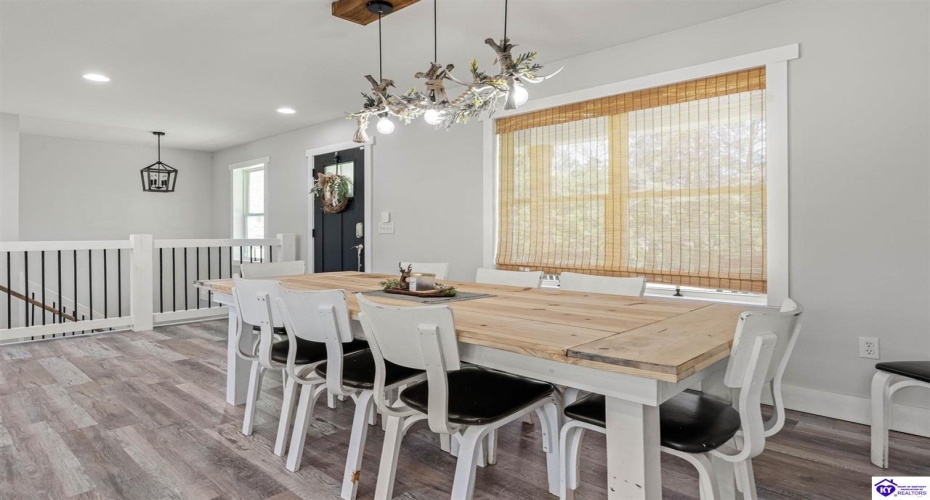 Middle Creek Road, Elizabethtown, Kentucky 42701, ,3 BathroomsBathrooms,For Sale,Middle Creek Road,HK24001465