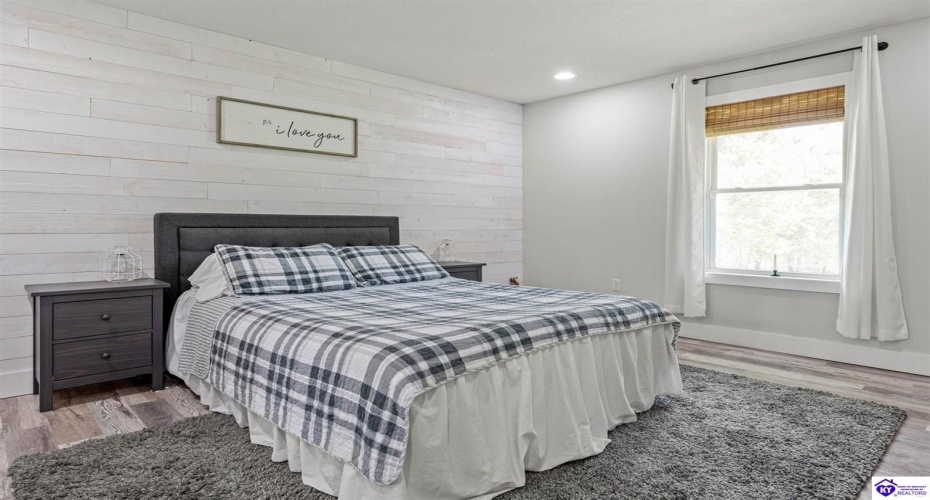 Middle Creek Road, Elizabethtown, Kentucky 42701, ,3 BathroomsBathrooms,For Sale,Middle Creek Road,HK24001465